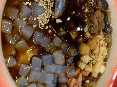 -爆炸头阿姨小四川正宗川味小吃(无任何分店)