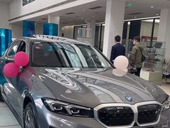 -上海宝信宝马4S店