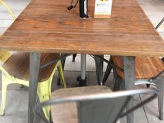 露天位-奇醜的猴子咖啡(财信广场店)