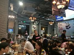 大堂-巴四老城区炭火蛙锅(张江店)