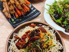 -老街烧烤大排档·地道湖北菜·龙虾馆(汉口火车站店)