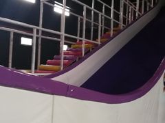 -嘿哟动霸CHUA·新潮玩运动娱乐中心·蹦床滑冰团建乐园