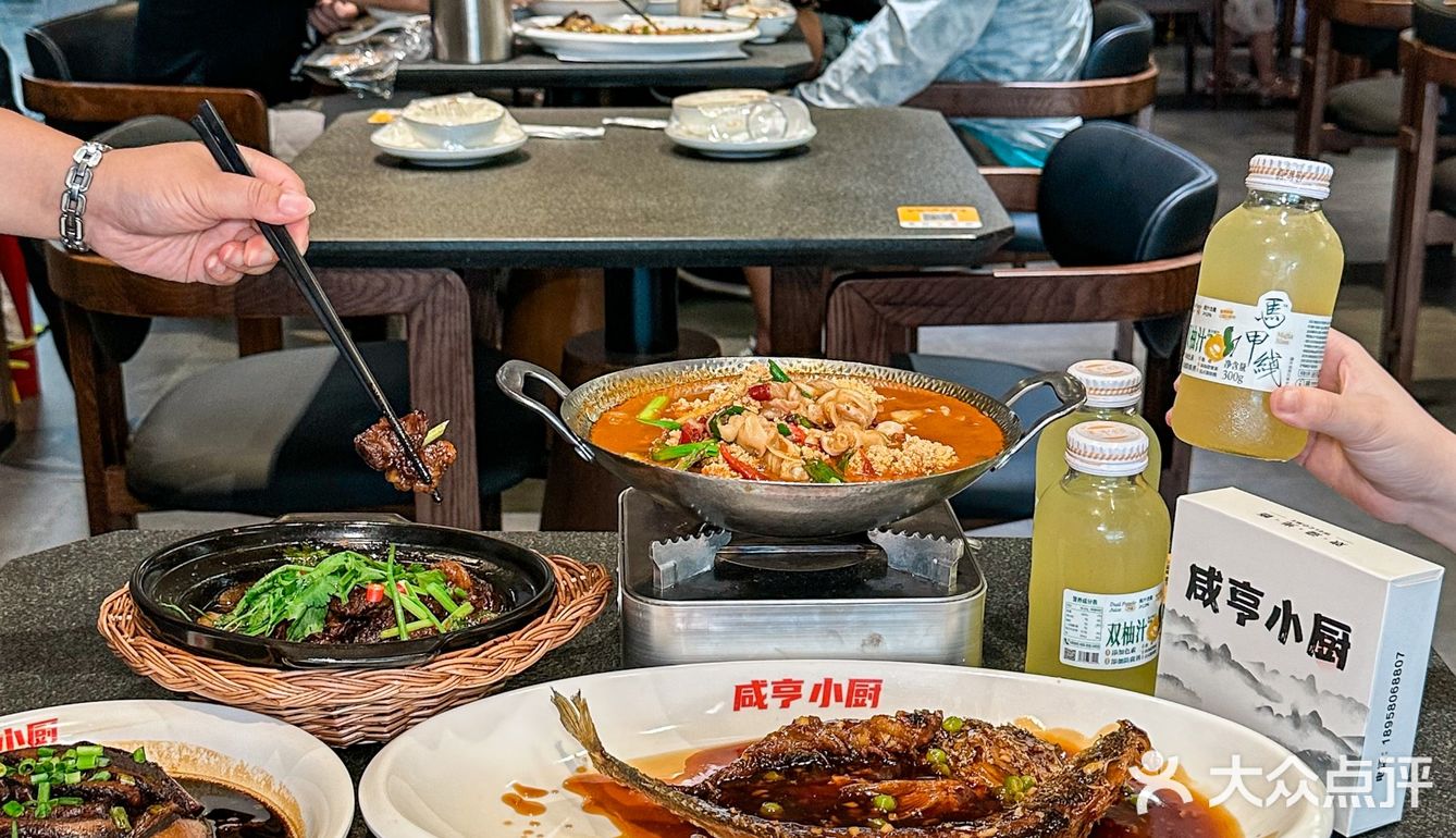 杭州新店！被这口臭豆腐香迷糊了...🤤