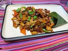 -香巴拉云南餐厅(华莱坞店)