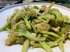 -乡村馕坑肉·烧烤·新疆菜·本地人更爱吃(阿勒泰首店)