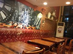 -玛格萝妮比萨屋(陆家浜路店)