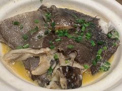 宁式黄油焗鸦片鱼头-桂满陇·蟹黄小笼汤包(巴黎春天浦建店)