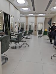 点击看大图 -八佰伴8008星级形象店