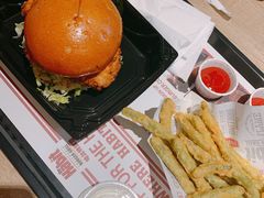 黄金鸡排三明治-The Habit Burger Grill 哈比特汉堡(复兴soho店)
