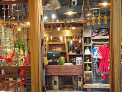 -老牌坊云南鱼豆花火锅(爱建店)