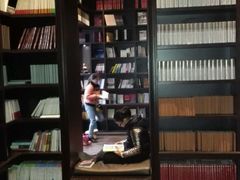 -钟书阁(松江泰晤士小镇店)