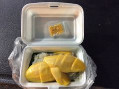 -芒果糯米饭摊子