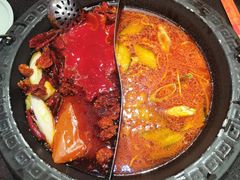 -宽板凳老灶火锅(台湾街店)