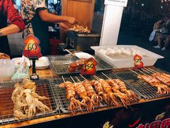 -席娜卡琳火车铁道夜市