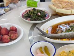 -丹水桥地锅鱼·翘嘴鲌·地方特色全鱼宴(丹江口大坝店)