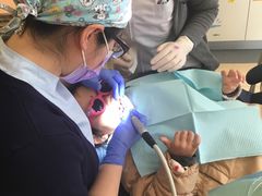 -瑞尔齿科(上海长风大悦城店)