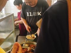 -松树干拌面店
