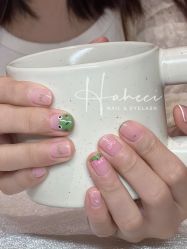 -花岐款式专研健康美甲沙龙