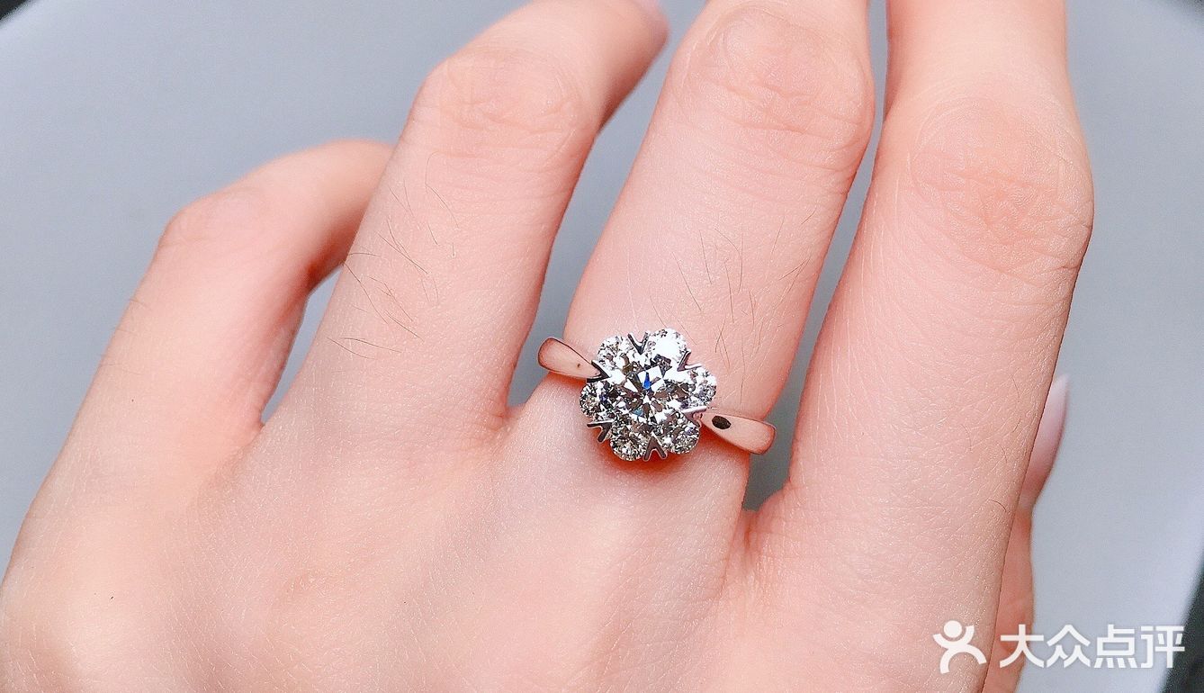 70分无敌显大的花花🌸钻戒💍
