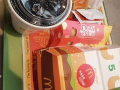 -麦当劳(展览馆店)