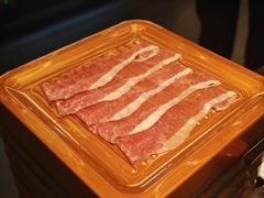 -牛YO寿喜烧·铁板烧和牛火锅自助(市府恒隆店)