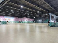 -极限PLAY运动娱乐新世界·团建派对潮玩休闲馆·室内蹦极高空游乐园