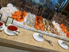 -大中华希尔顿酒店-念自助餐·嗨啤·小龙虾