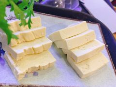 白豆腐-毛辣果·贵州红酸汤牛肉火锅(西单店)