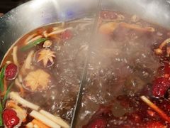 -湊湊火锅·茶憩(杭州湖滨银泰in77店)