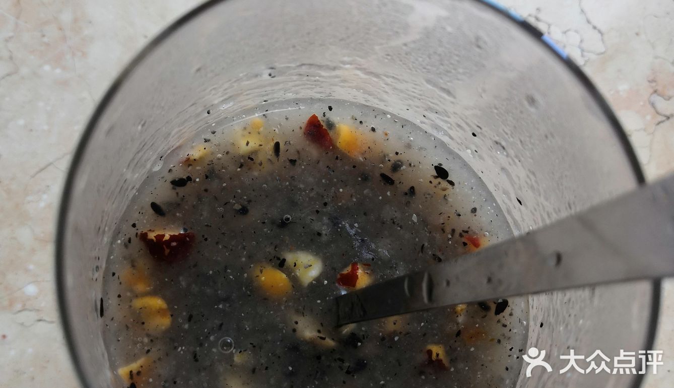 居然把我激动的拿着她的杯子拍了半天照