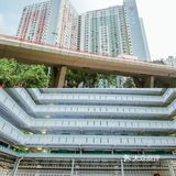 是香港社会发展的一个时代见证，四四方方的造型是它的特点