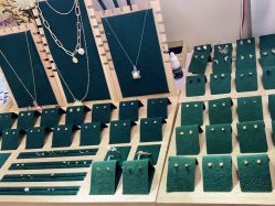 -AI艾耳·专业手工耳洞·穿孔美学馆