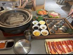 -围炉肉舍•炭烤活鳗•丹东海鲜烤肉(步行街店)