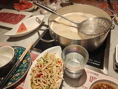 -尚尚仙·酸汤猪手·猪肚鸡火锅(华联万柳购物中心店)