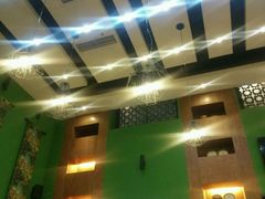 -香巴拉云南餐厅(华莱坞店)