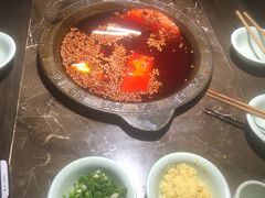 -红九格老火锅(三峡广场店)