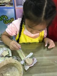 -泥娃娃DIY陶吧(易生活购物公园店)