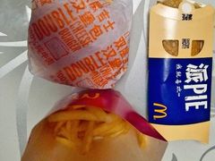 -麦当劳(展览路店)