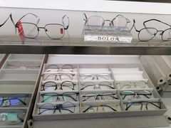 -视野联行眼镜·蔡司·尼康战略合作店(城西银泰店)