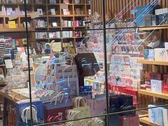 -百新书局(尚悦湾店)