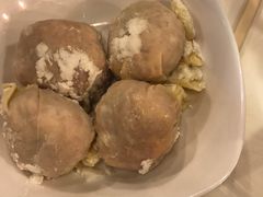 花膠雲吞-鲜入围煮花胶鸡海鲜火锅