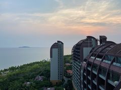 -三亚湾海居铂尔曼度假酒店