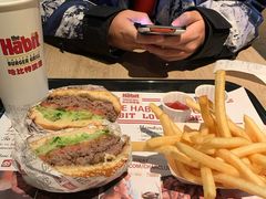 -The Habit Burger Grill 哈比特汉堡(复兴soho店)
