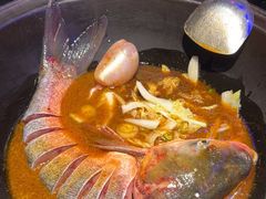 -鱼窝棚柴火铁锅炖(富山屯店)