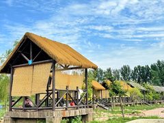 -黄河谷马拉湾海浪浴场