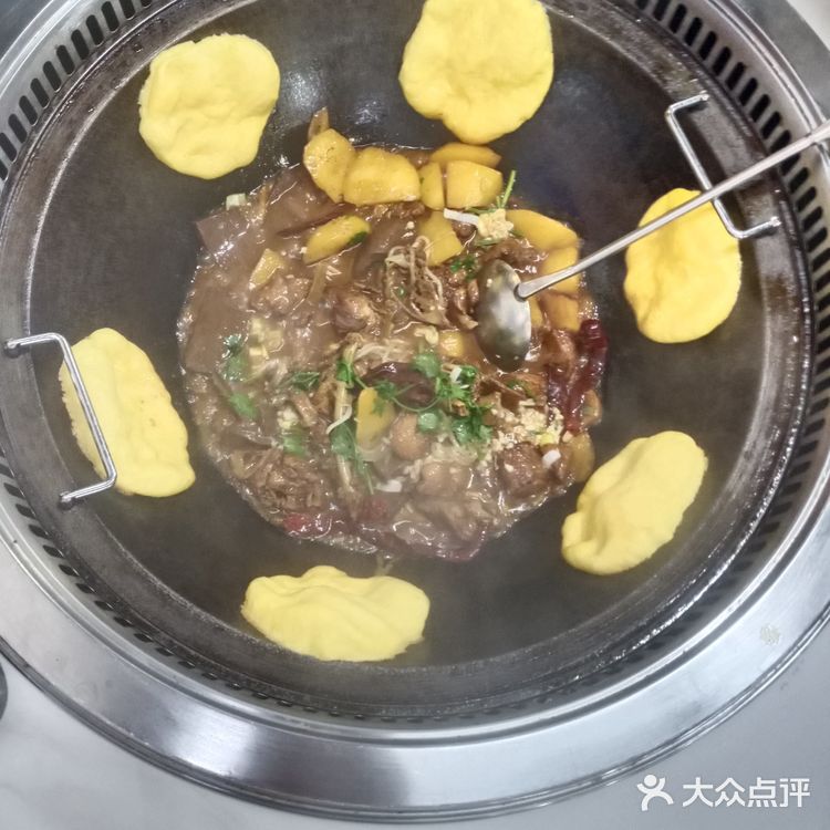 正宗有味的东北铁锅炖，分量很足