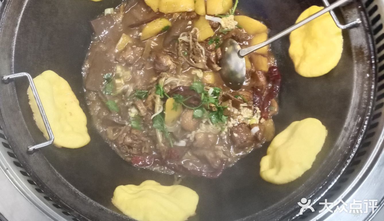 正宗有味的东北铁锅炖，分量很足