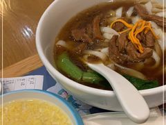 -呷佬·长沙手工米粉(金沙江路店)