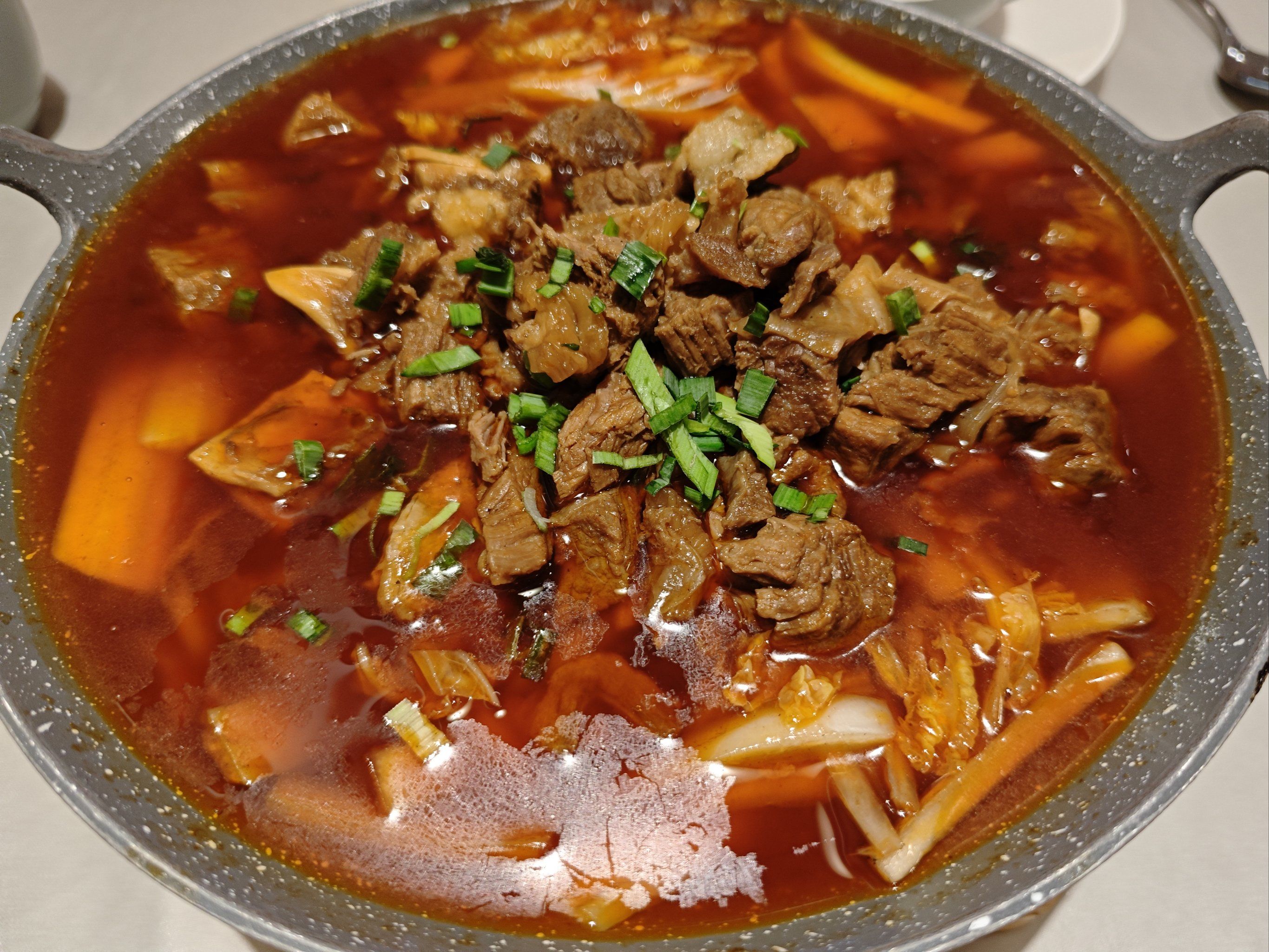 香喷喷的牛腩锅