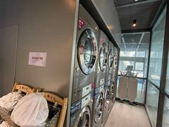 -上海虹桥中心爱琴海亚朵S酒店